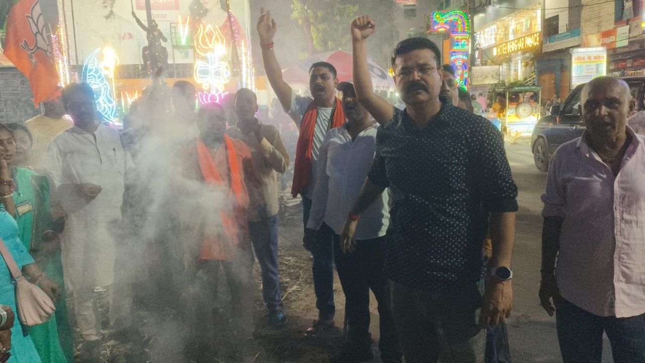 JSSC-JPSC आंदोलन से वंदे मातरम् विवाद तक गरमाई झारखंड की सियासत, BJP ने फूंका हेमंत सोरेन का पुतला