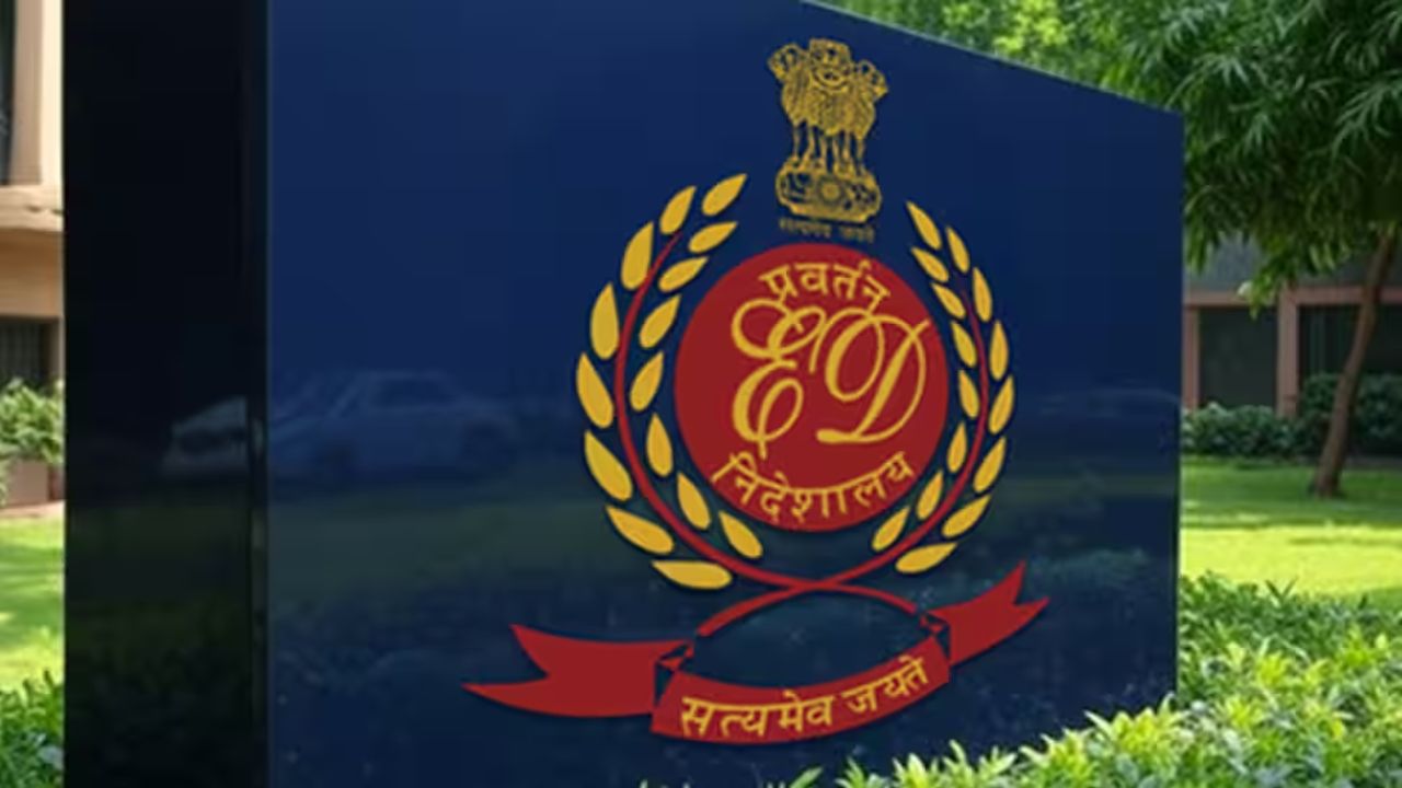 पूर्व मंत्री आजम खान पर ED की सर्जिकल स्ट्राइक: दिल्ली से रामपुर तक 10 ठिकानों पर रेड, जौहर ट्रस्ट पर शिकंजा