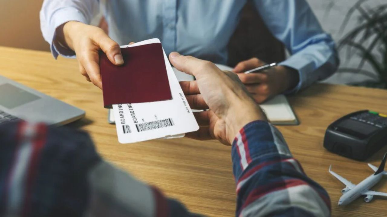 बॉर्डर पर बड़ा बदलाव: क्या अब आसानी से मिल सकेगी भारत में एंट्री? जानें विदेशी पर्यटकों के लिए बना ये नया नियम