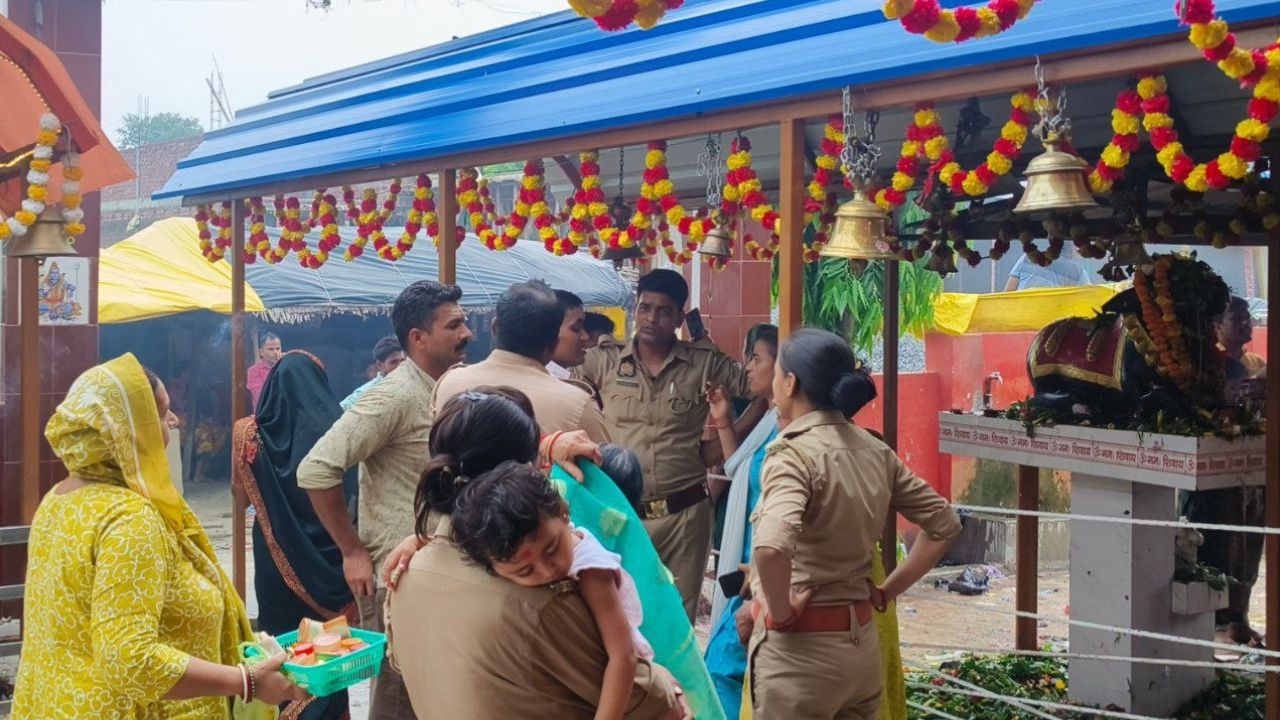 Maharajganj News: जयकारों की गूंज के बीच मंदिर में चोरी की हलचल, महिलाओं की चेन गायब, हरकत में आई पुलिस