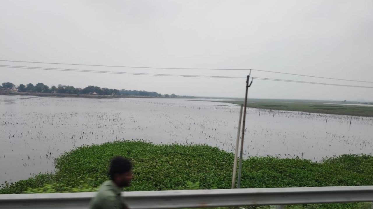 Farrukhabad: उफान पर गंगा, कई गांवों पर मंडराया बाढ़ का खतरा, प्रशासन अलर्ट मोड में