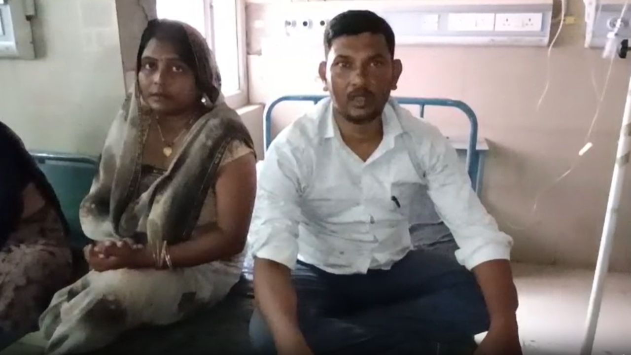 समझौते के बहाने पुलिस चौकी बुलाया, फिर कमरे में बंद कर पीटने का आरोप; युवक अस्पताल में भर्ती