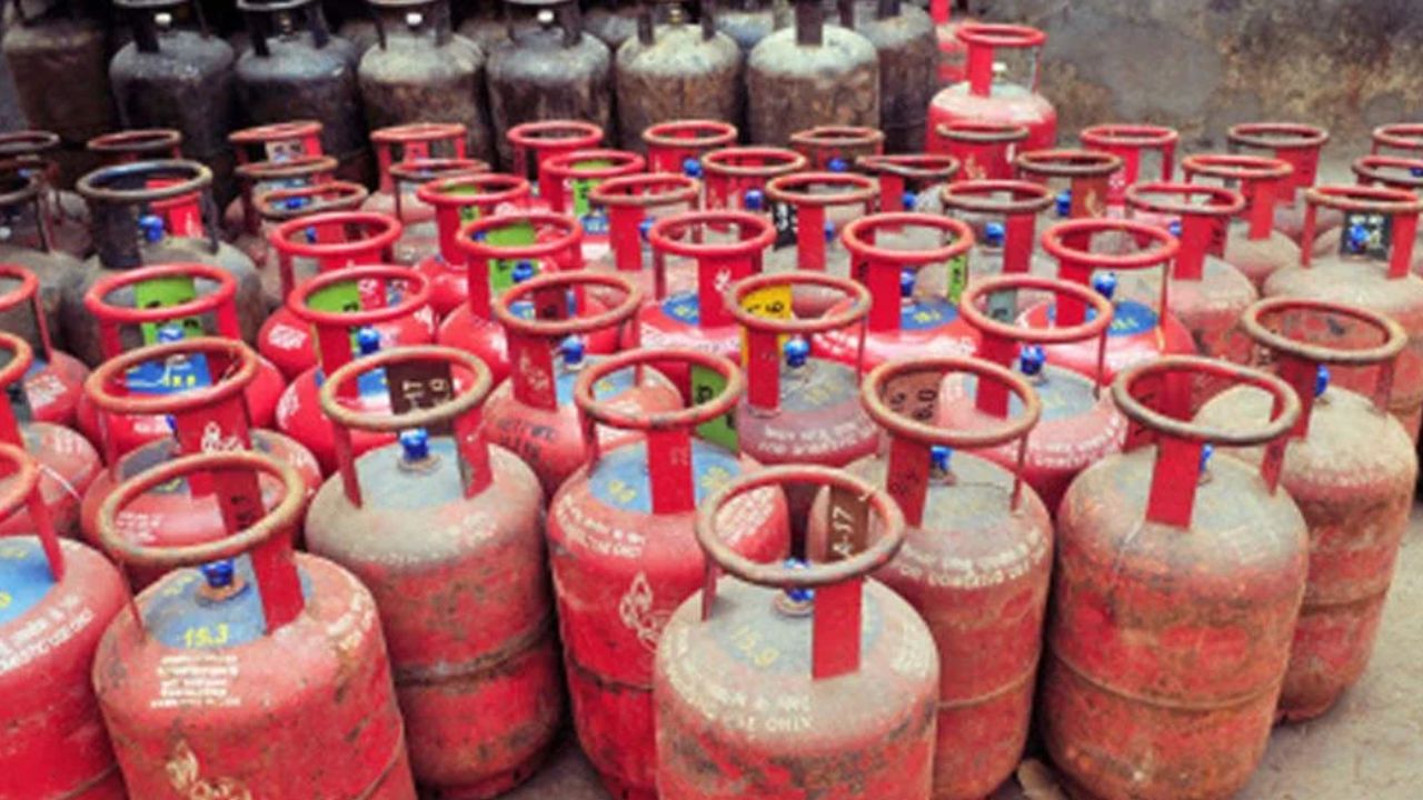LPG ग्राहकों के लिए बड़ी चेतावनी,16 अगस्त के बाद बिना e-KYC नहीं बुक होगा गैस सिलेंडर; इस ऐप से चुटकियों में पूरा करें प्रोसेस
