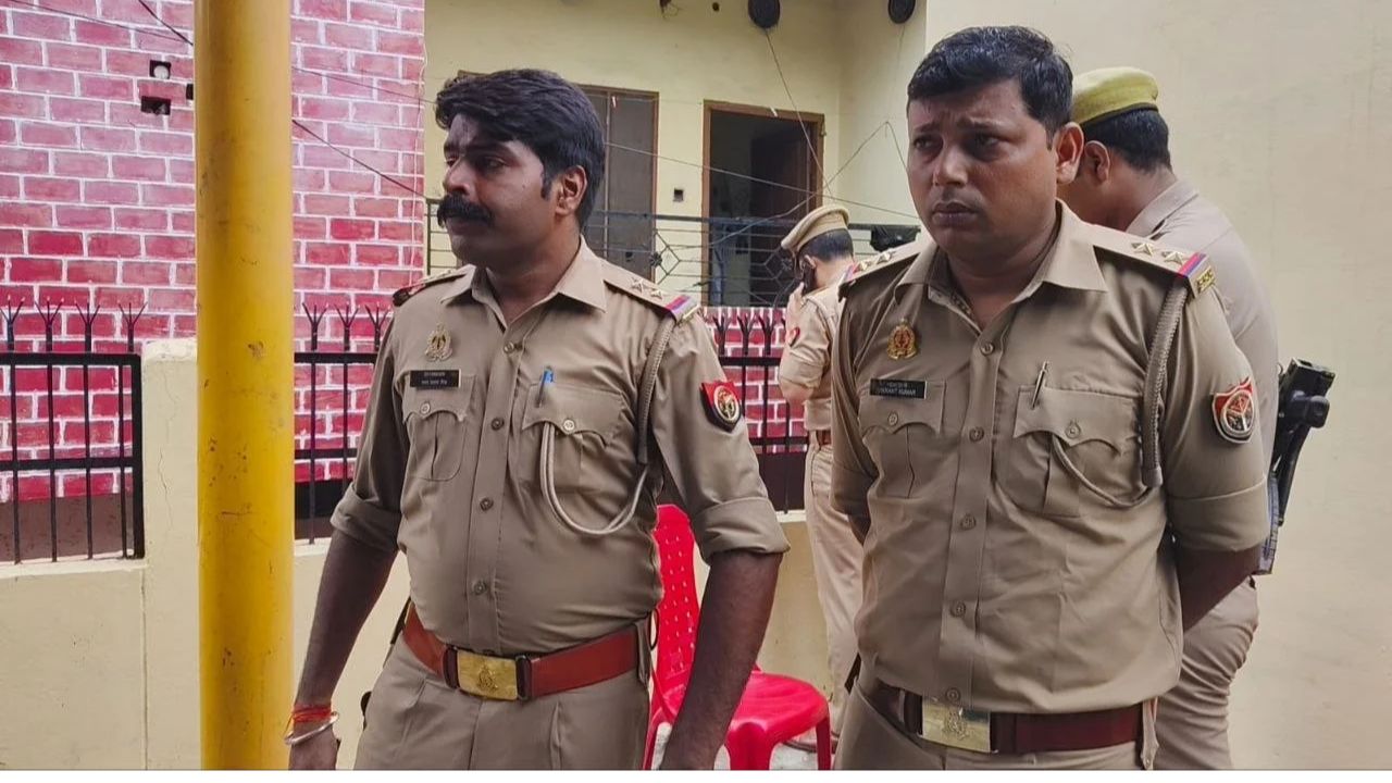 ‘क्या अब बेटियां रोने के लिए हैं?’ गैंगरेप पर उमड़ा जनसैलाब, भीगी आंखों से गूंजा सवाल- मासूम बेटी का कसूर क्या था