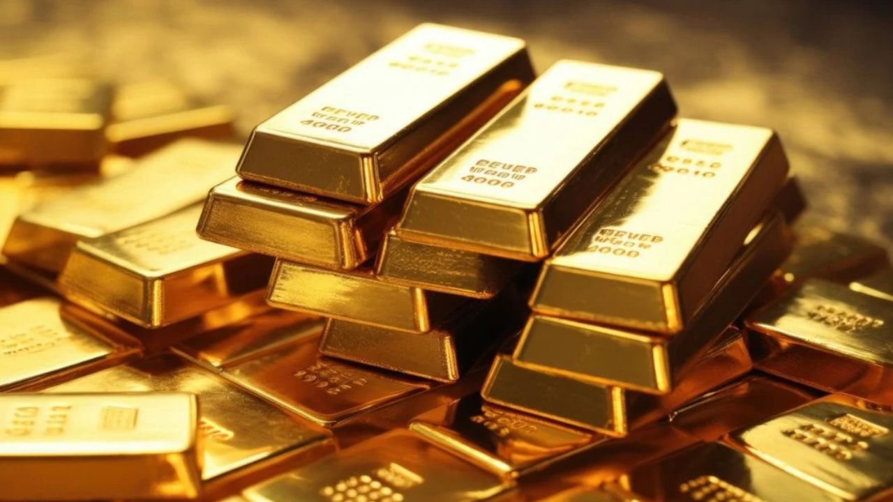 गोल्ड लवर्स के लिए खुशखबरी! सोने की कीमतों में आई भारी गिरावट, जानें 24, 22 और 18 कैरेट के नए रेट्स