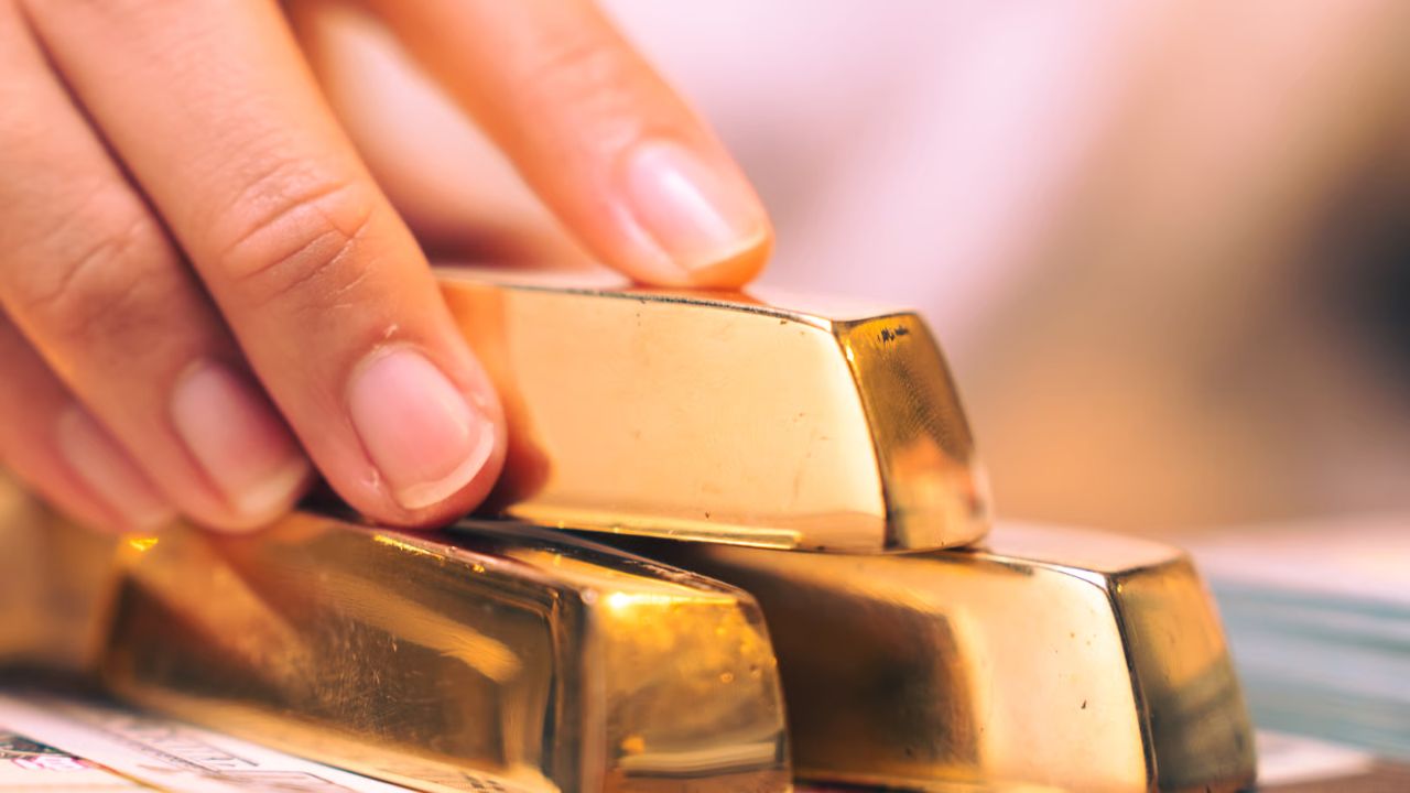 Gold Price Today: 1 अगस्त से सोने में लगी आग! दिल्ली से मुंबई तक आसमान पर पहुंचे रेट, चेक करें आज के ताजा दाम
