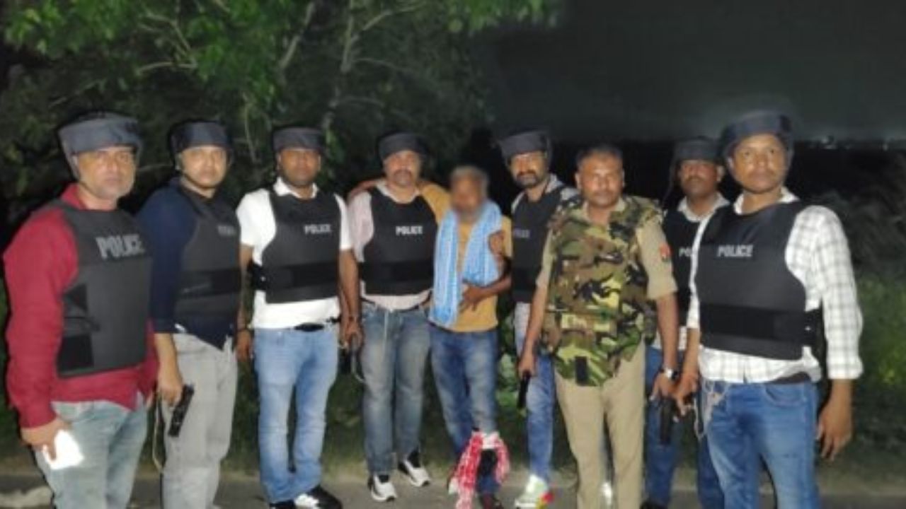 Gorakhpur Encounter: पुलिस को देखते ही 50 हजार के इनामी ने शुरू कर दी फायरिंग, जवाबी कार्रवाई में लगी गोली