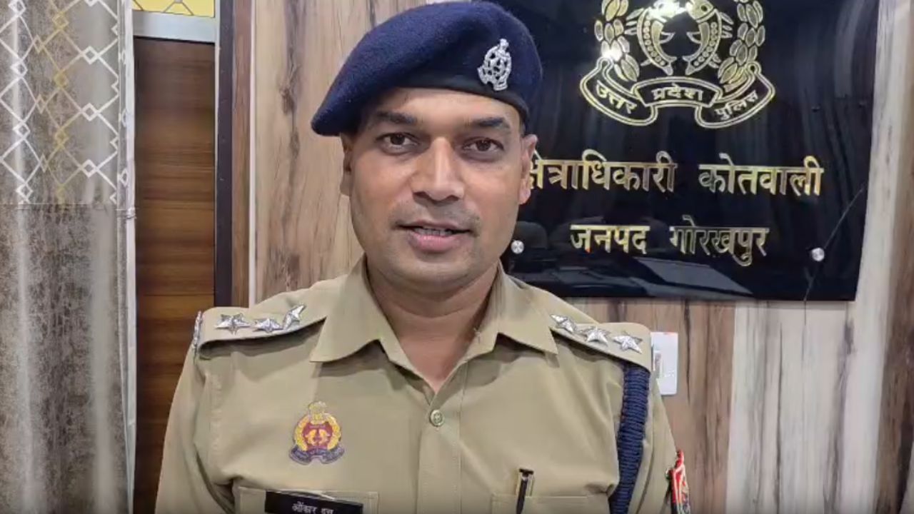 Gorakhpur News: पहले कहासुनी, फिर अचानक शुरू हुई मारपीट… स्कूल के पास छात्रों के दो गुट भिड़े