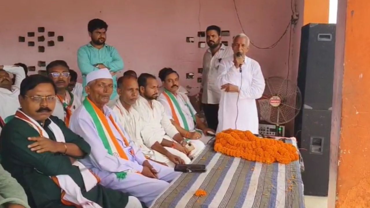 खजनी में कांग्रेस ने बजाया चुनावी बिगुल! युवाओं की भीड़ ने भरी हुंकार, बूथ स्तर तक संगठन मजबूत करने की तैयारी