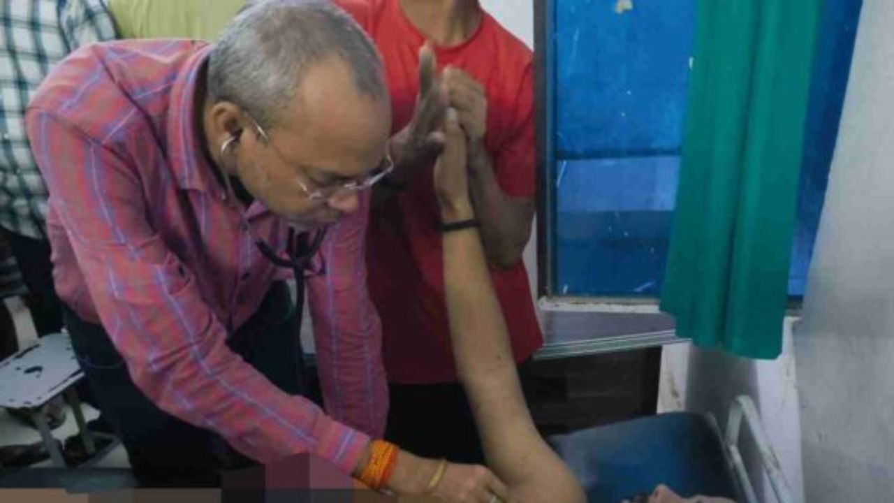 Gorakhpur News: तालाब के पास गया था निखिल, कुछ देर बाद मच गई चीख-पुकार; फायर टीम ने निकाला तो थम चुकी थीं सांसें