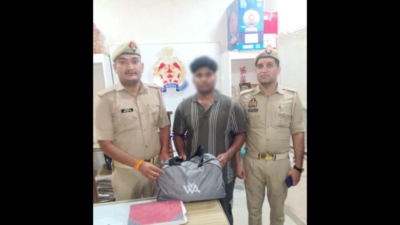 MMM यूनिवर्सिटी में दाखिले आए छात्र का खोया बैग पुलिस ने लौटाया, सीसीटीवी की मदद से मिली सफलता