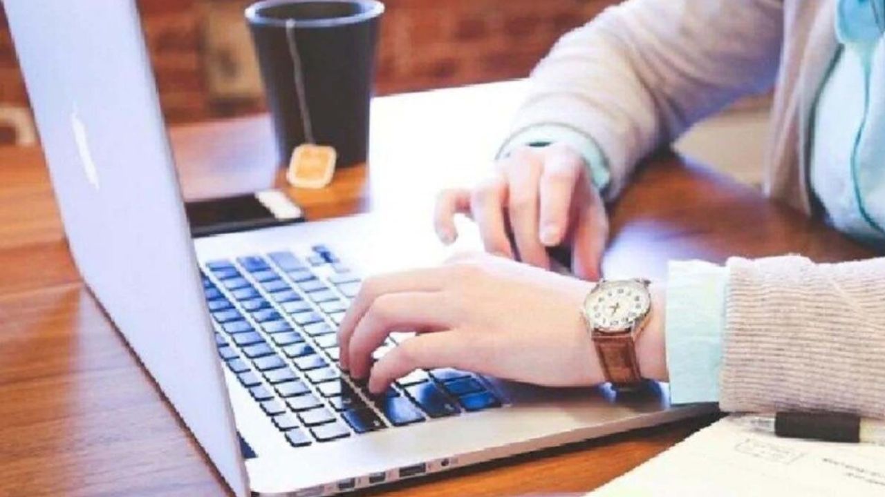 IBPS Clerk Vacancy 2026: बैंक में सरकारी नौकरी का सुनहरा मौका, 11403 पदों के लिए ग्रेजुएट्स करें आवेदन
