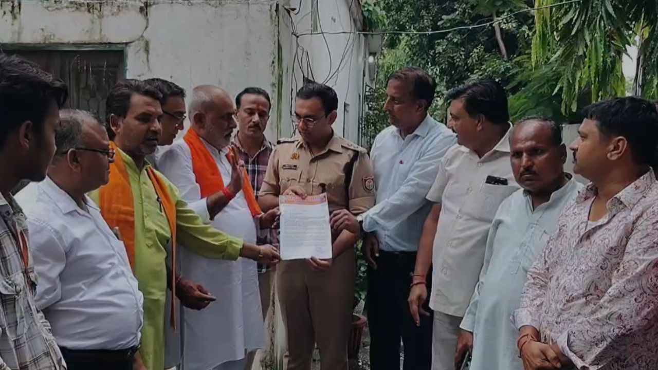 मुजफ्फरनगर में कांवड़ियों पर बयान के बाद मचा बवाल, मौलाना साजिद रशीदी के खिलाफ FIR… अब आगे क्या होगा?