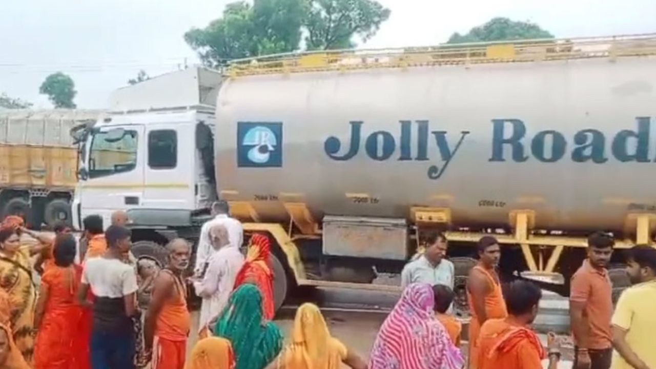 कन्नौज में चालान पर भड़के तीर्थयात्री, अलीगढ़-कानपुर हाईवे पर बस खड़ी कर लगाया जाम