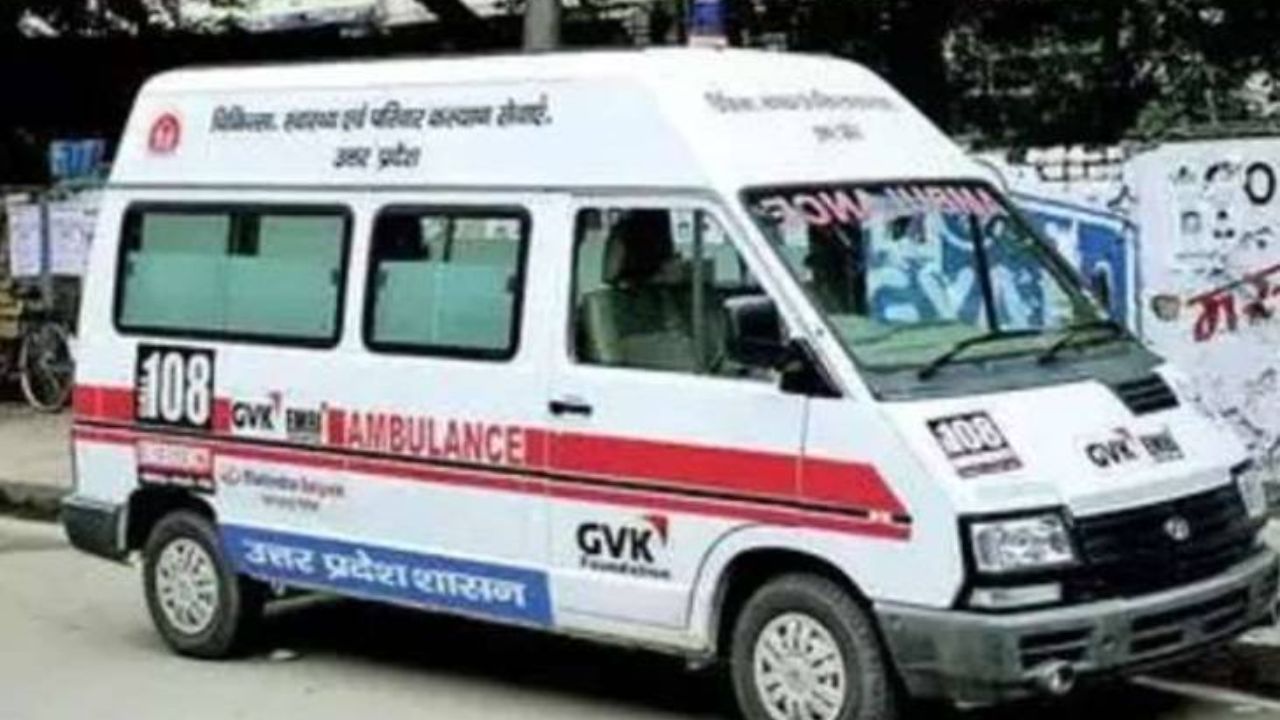 ’10 मिनट’ का झूठा वादा और डेढ़ घंटे का इंतजार… पिता की गोद में बेटे ने तोड़ा दम, आजमगढ़ में स्वास्थ्य सेवाएं की खुली पोल