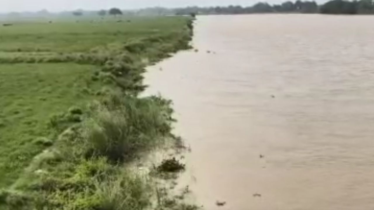 जहां खिलखिलाता था बचपन, वहां आज सिर्फ बह रही है सरयू; देवरिया का यह गांव नदी में विलीन, उजड़ गईं 500 जिंदगियां