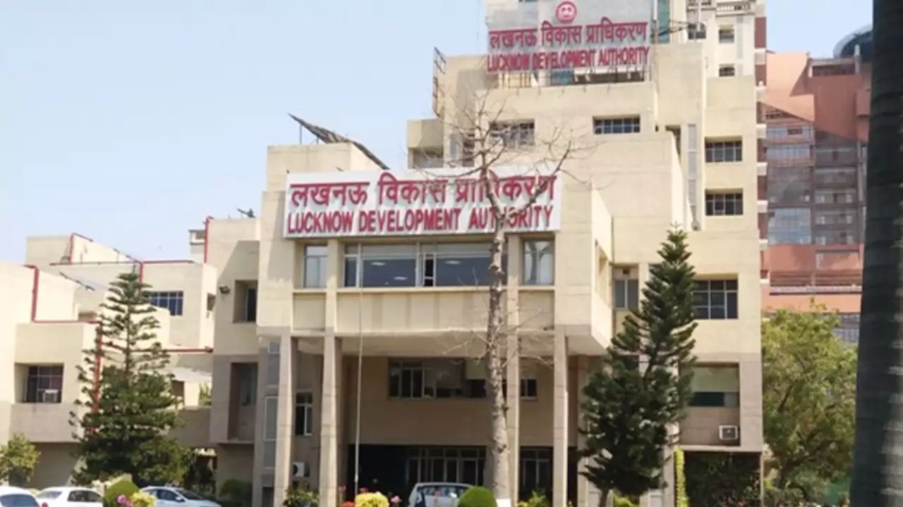 लखनऊ में सस्ते घर का सुनहरा मौका! आगरा एक्सप्रेसवे पर बनेगा ‘वशिष्ठ नगर’, 2 लाख लोगों को मिलेगा आशियाना