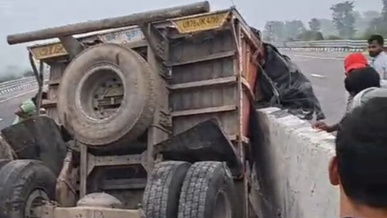 Gorakhpur: नींद की झपकी बनी काल? गोरखपुर लिंक एक्सप्रेस-वे पर डिवाइडर तोड़कर अंडरपास में गिरी DCM चालक की मौत