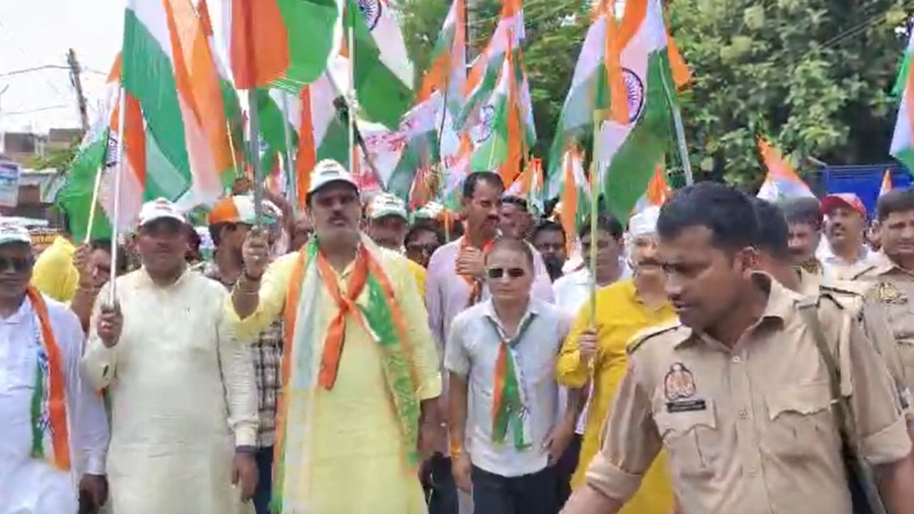 नौतनवा में दिखा देशभक्ति का महासैलाब! हजारों की भीड़ के साथ निकली विशाल तिरंगा यात्रा, गूंजा ‘भारत माता की जय’