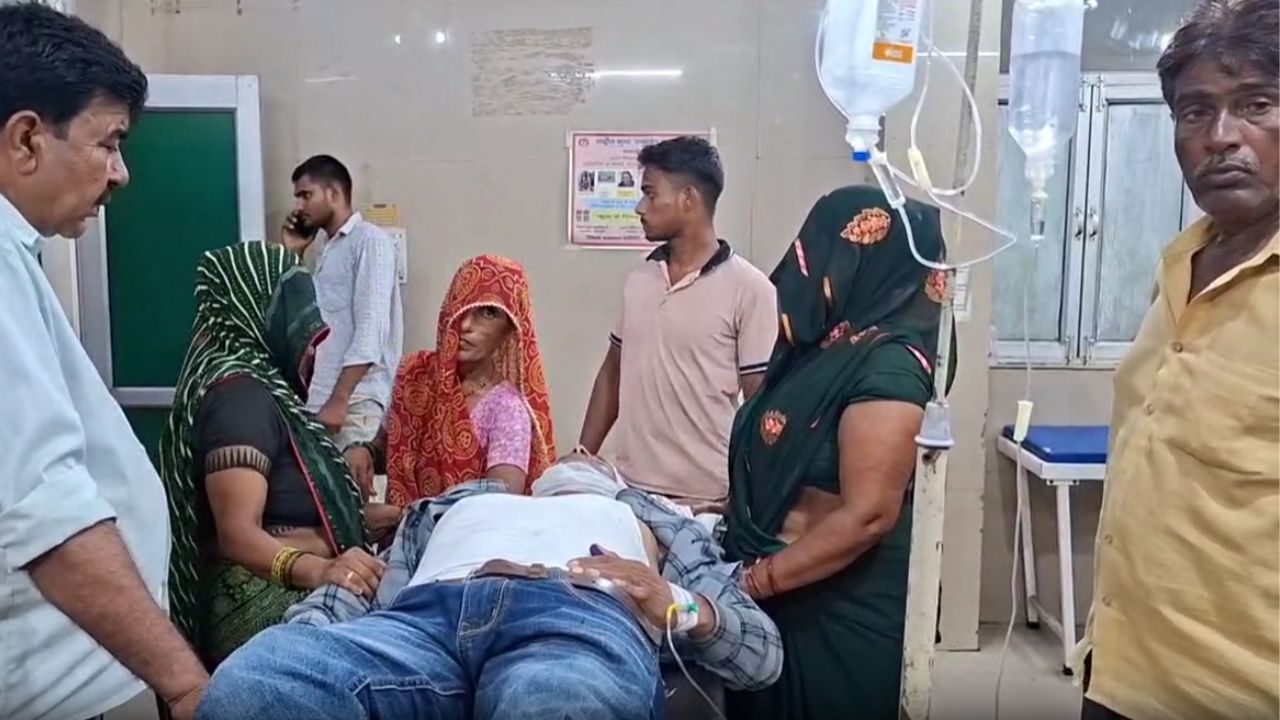मैनपुरी में सरेराह खूनी खेल! दूध देकर लौट रहे युवक पर जानलेवा हमला, पूर्व प्रधान पर लगे गंभीर आरोप से मचा हड़कंप