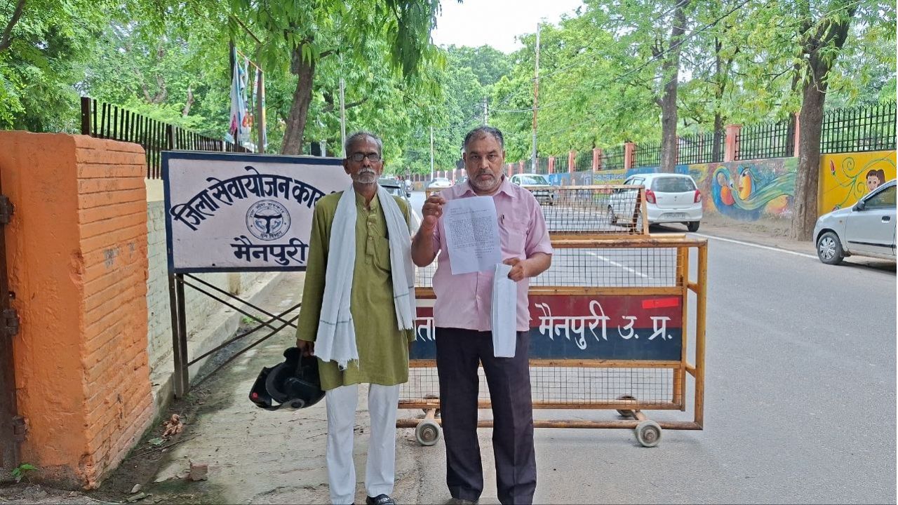 मैनपुरी में लाखों की चोरी पर बवाल, पीड़ित ने पुलिस पर लगाए गंभीर आरोप, DM से न्याय की गुहार