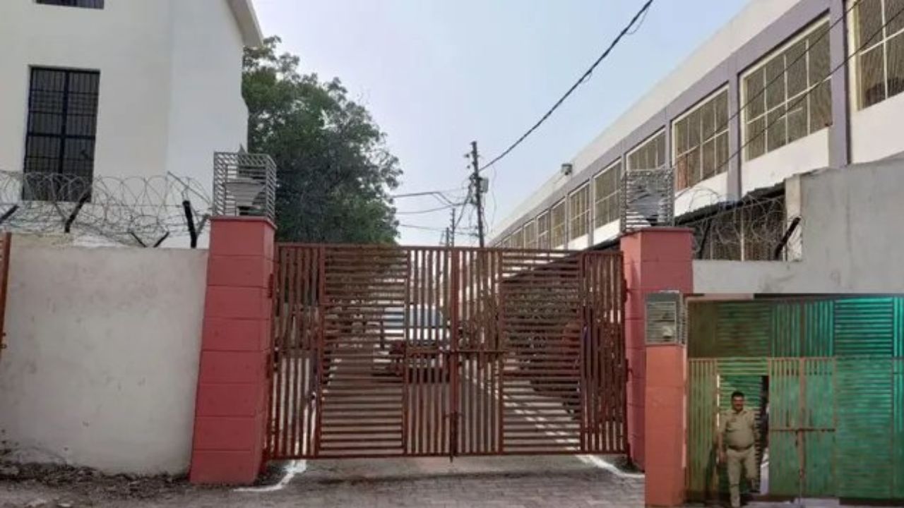 न दुश्मनी, न झगड़ा… फिर क्यों मार डाली शिवानी? ‘दीदी’ कहकर बुलाने वाली किशोरियों ने बाथरूम में रची खौफनाक साजिश