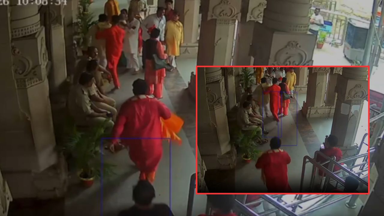 आस्था के दरबार में किस बात का अखाड़ा? दर्शन कराने को लेकर भिड़े पंडा, VIDEO ने खोली पोल