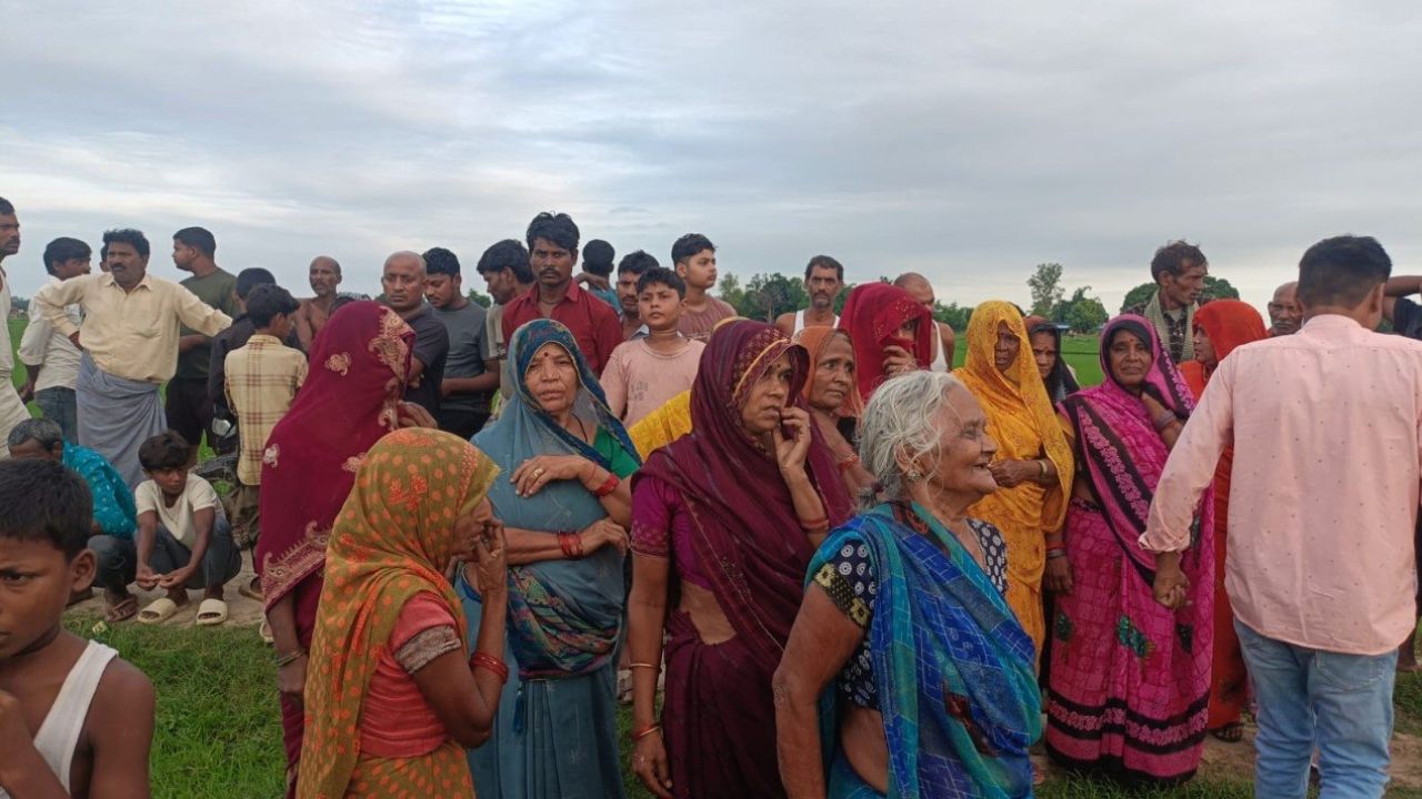 सिर पर चोट, कान से खून और खेत में शव… मिर्जापुर में युवक की मौत ने खड़े किए कई सवाल