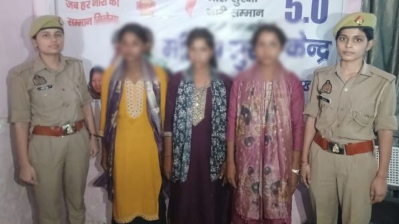 Gorakhpur: घरवालों की इस बात से नाराज होकर अचानक गायब हो गईं तीन छात्राएं, पुलिस की तत्परता से मिली राहत