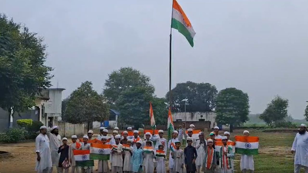 सिर पर टोपी, हाथों में तिरंगा… जुबां पर भारत माता की जय, मुजफ्फरनगर के मदरसों में शान से मनाया गया स्वतंत्रता दिवस