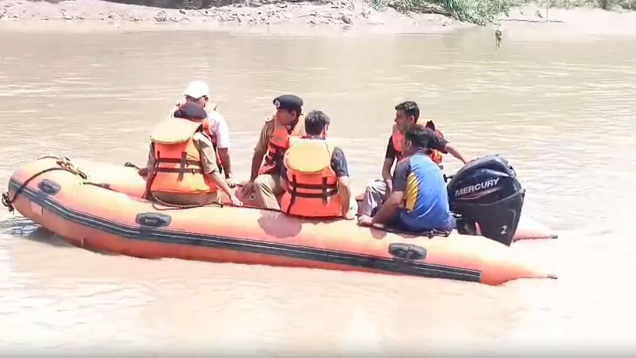 कांवड़ यात्रा के बीच प्रशासन का बड़ा एक्शन, डीएम-एसएसपी ने खुद संभाला मोर्चा