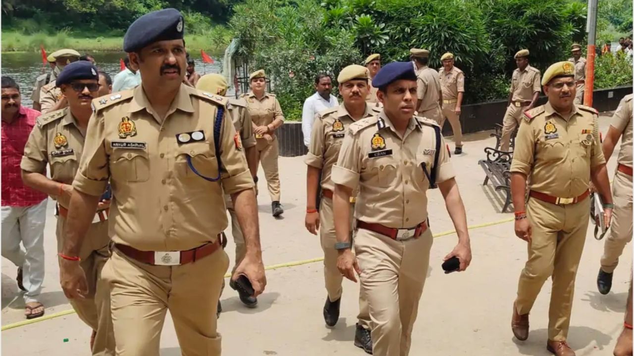 Sitapur News: सावन के पहले सोमवार पर नैमिषारण्य में उमड़ा आस्था का सैलाब, IG  और SP ने संभाला मोर्चा