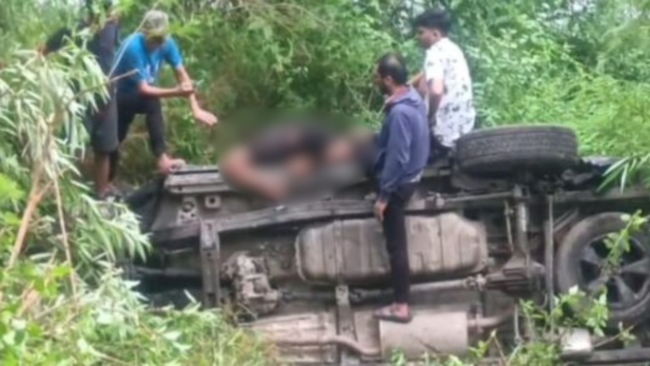 नैनीताल में घूमने निकले 5 लोगों के साथ अचानक हुआ  खौफनाक हादसा, 300 फीट गहरी खाई में गिरी Thar