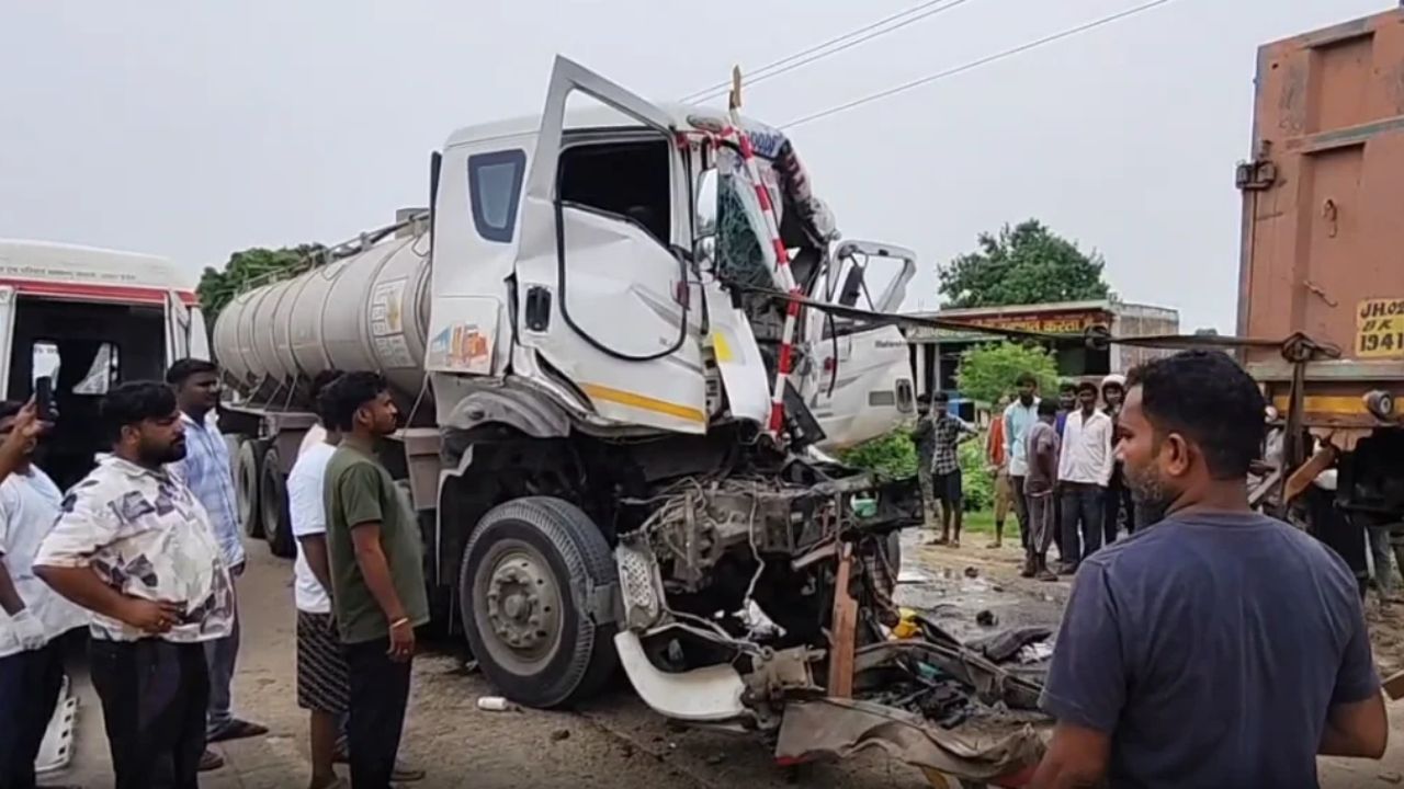 200 मीटर तक हाईवे पर मचा तांडव, फतेहपुर के भारतपुर में भीषण एक्सीडेंट के बाद मची अफरा-तफरी