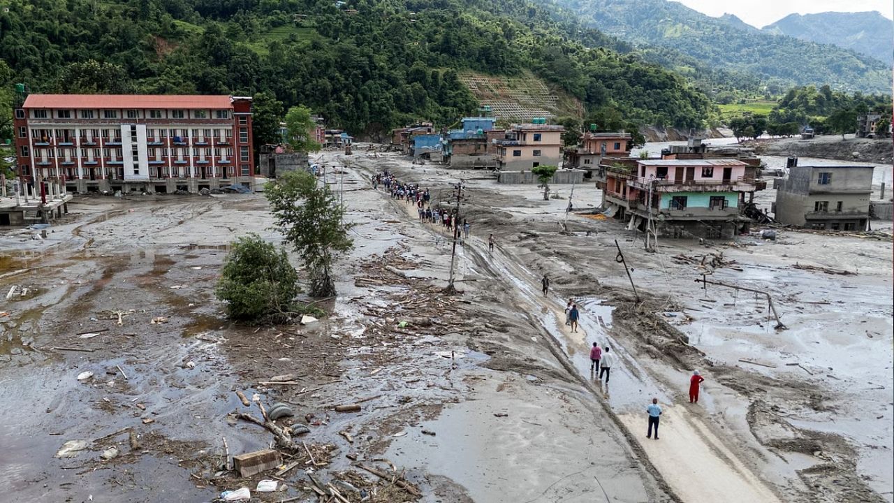भारत-चीन सीमा पर मंडरा रहा नेपाल जैसा बाढ़ का खतरा? बांध में पानी भरने के दावे से बढ़ी चिंता