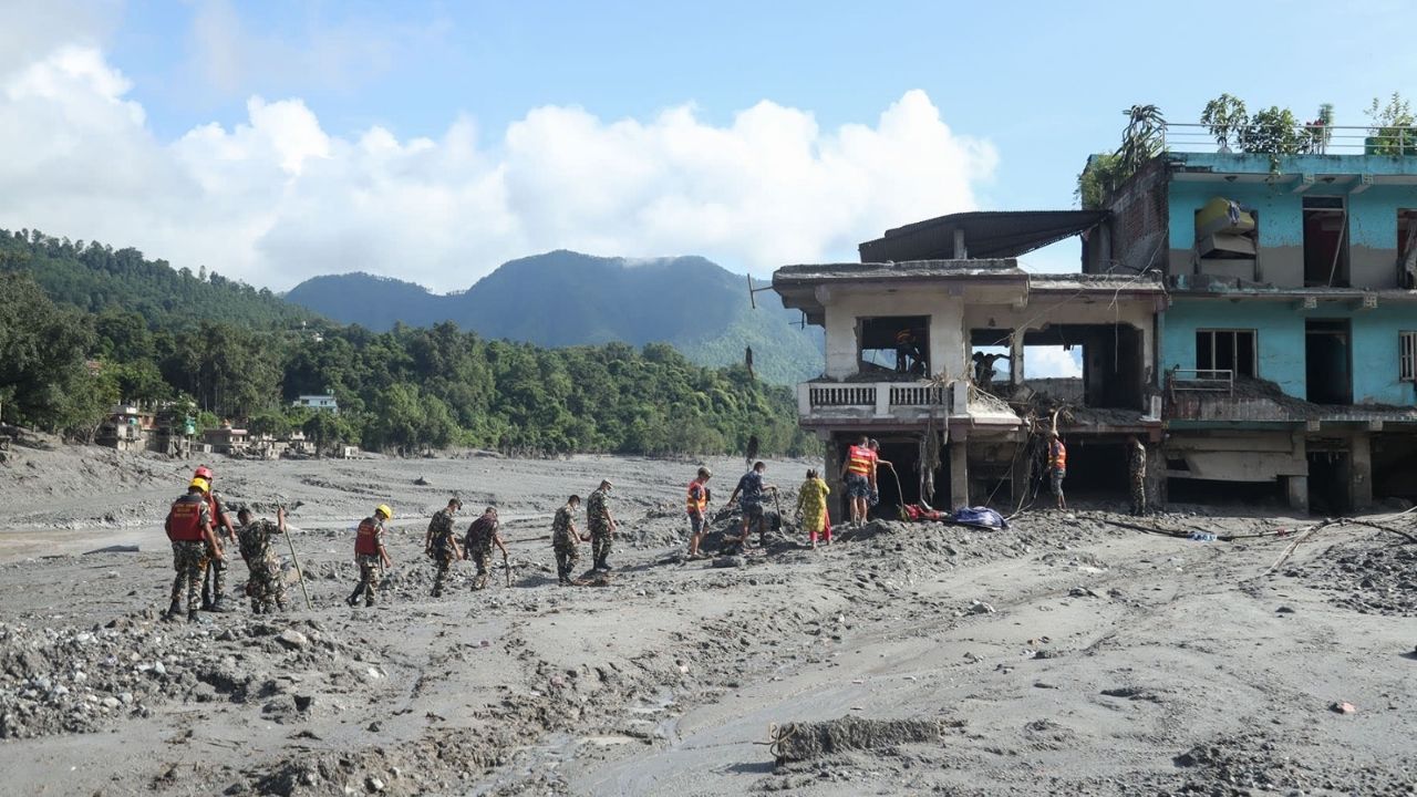 जब जवाब दे गई अपनी सेना, तो कैसे भारत के टनल एक्सपर्ट्स बने नेपाल की आखिरी उम्मीद?