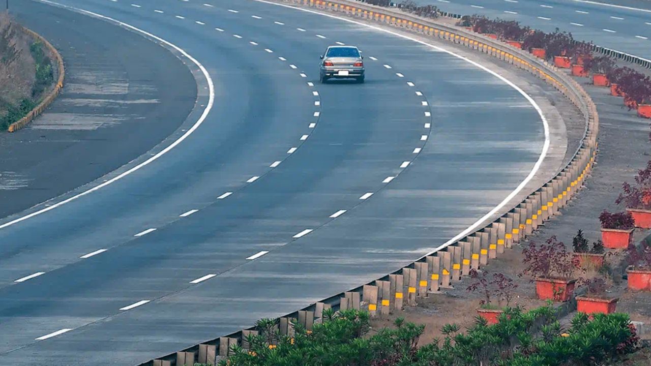 देश के 45 शहरों में दो लाख करोड़ रुपये से बनेंगे रिंग रोड, वाराणसी-प्रयागराज और अलीगढ़ को मिलेगी जाम से मुक्ति