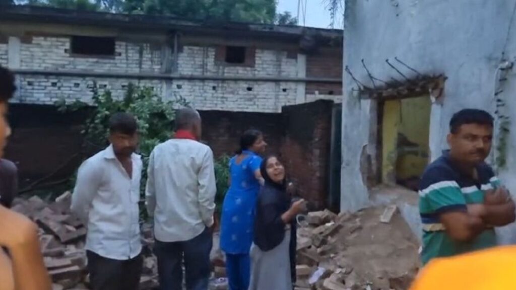 Pratapgarh House Collapses Due to Heavy Rain 
