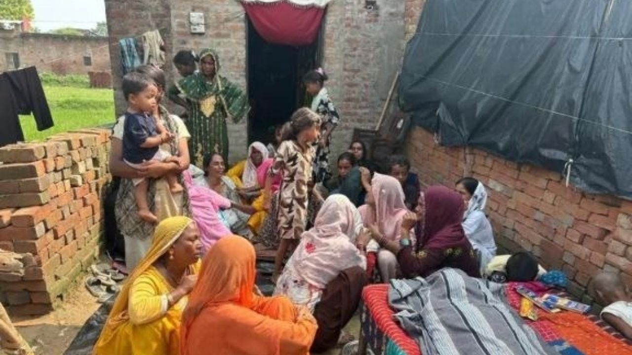 बारिश बनी काल! छप्परनुमा मकान भरभराकर गिरा, मलबे में दबकर 70 साल के वृद्ध की मौत