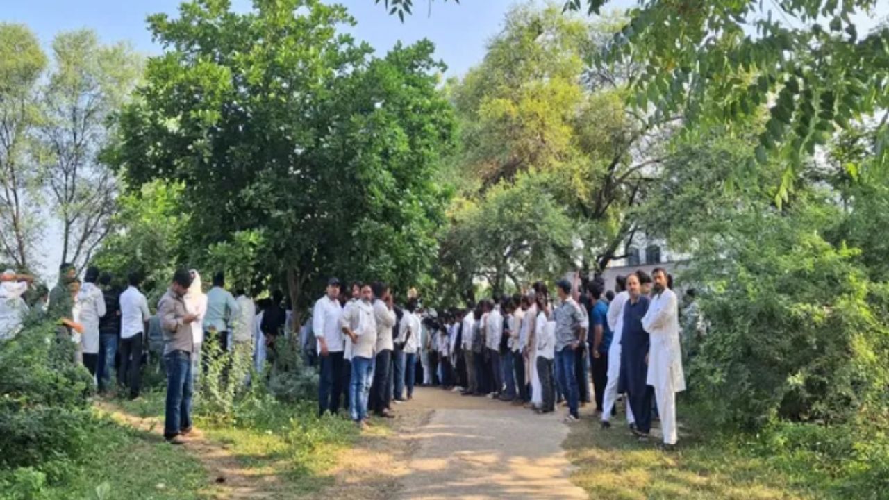 उमर पहुंचा प्रयागराज, अबान की मिट्टी की तैयारी; झांसी जेल से अली के पहुंचने का इंतजार
