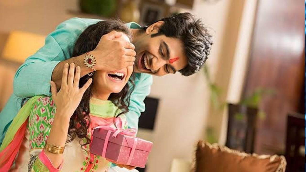Raksha Bandhan 2026: राखी बांधने से पहले कहीं आप तो नहीं कर रहे ये गलतियां? रिश्ते पर पड़ सकता है असर