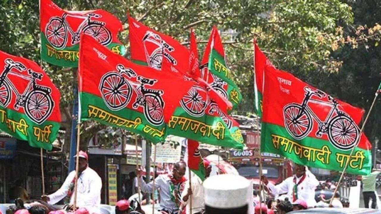 UP Politics: ‘संकीर्ण सोच वाले PDA से घबरा रहे’, अखिलेश का विरोधियों पर हमला; 2027 में सपा सरकार का किया दावा