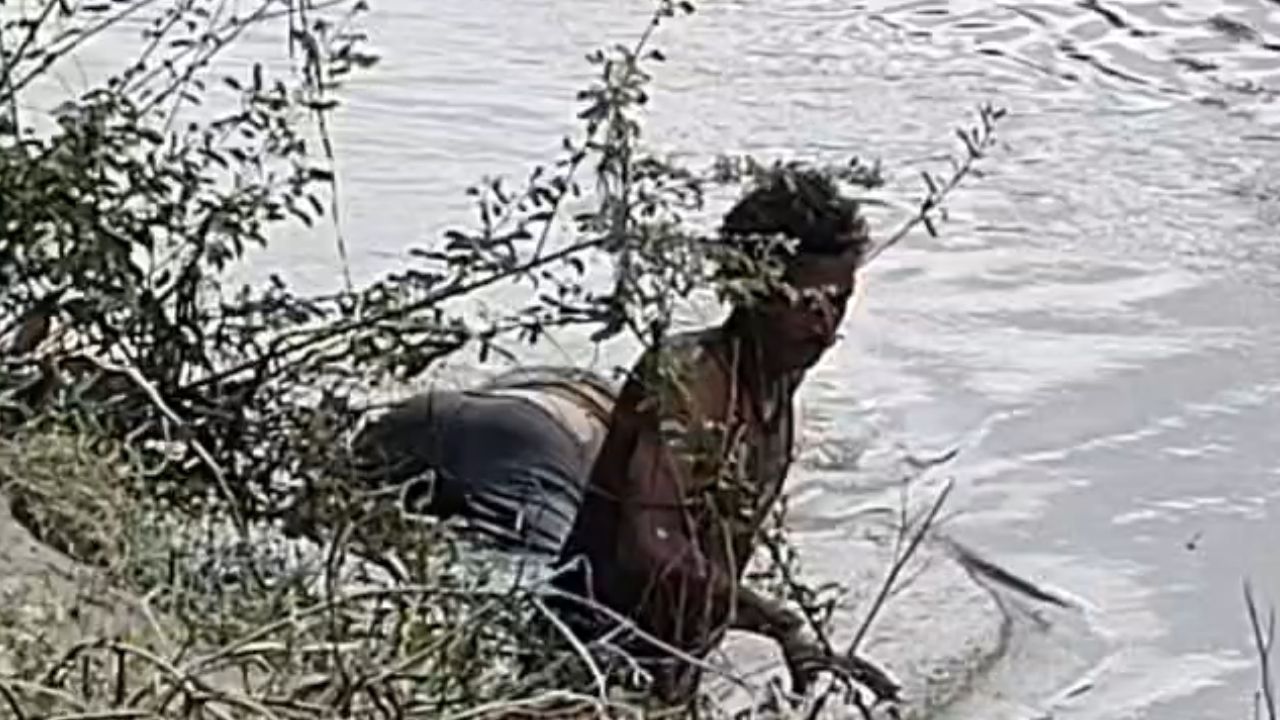 सिद्धार्थनगर में रहस्यमयी मौत: पानी में कैसे पहुंचा शव? मंदिर के पास पानी में उतराती मिली अज्ञात लाश