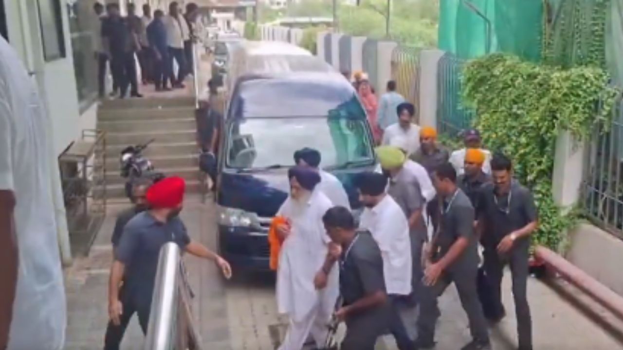 बड़ी खबर: सुखबीर सिंह बादल पर जानलेवा हमला, अकाली दल चीफ अस्पताल में भर्ती