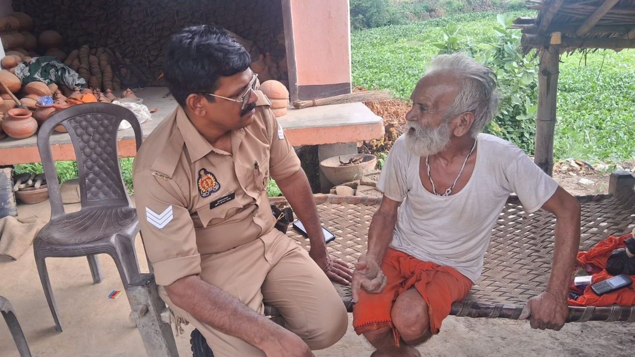 ‘ऑपरेशन सवेरा’: डायल-112 टीम ने बुजुर्गों से किया संवाद, सुरक्षा का दिलाया भरोसा