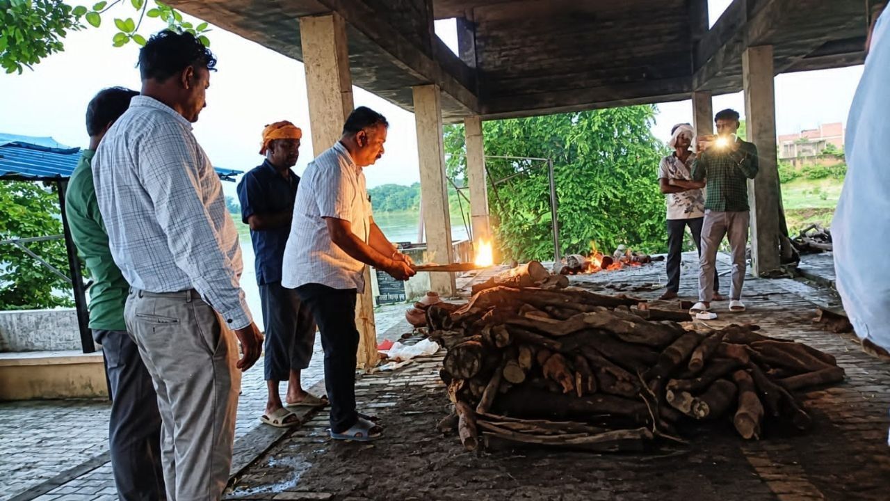 मानवता की मिसाल: तीन साल से भर्ती टीबी मरीज को मिली सम्मानजनक अंतिम विदाई, अंकुरण परिवार ने निभाया अंतिम फर्ज
