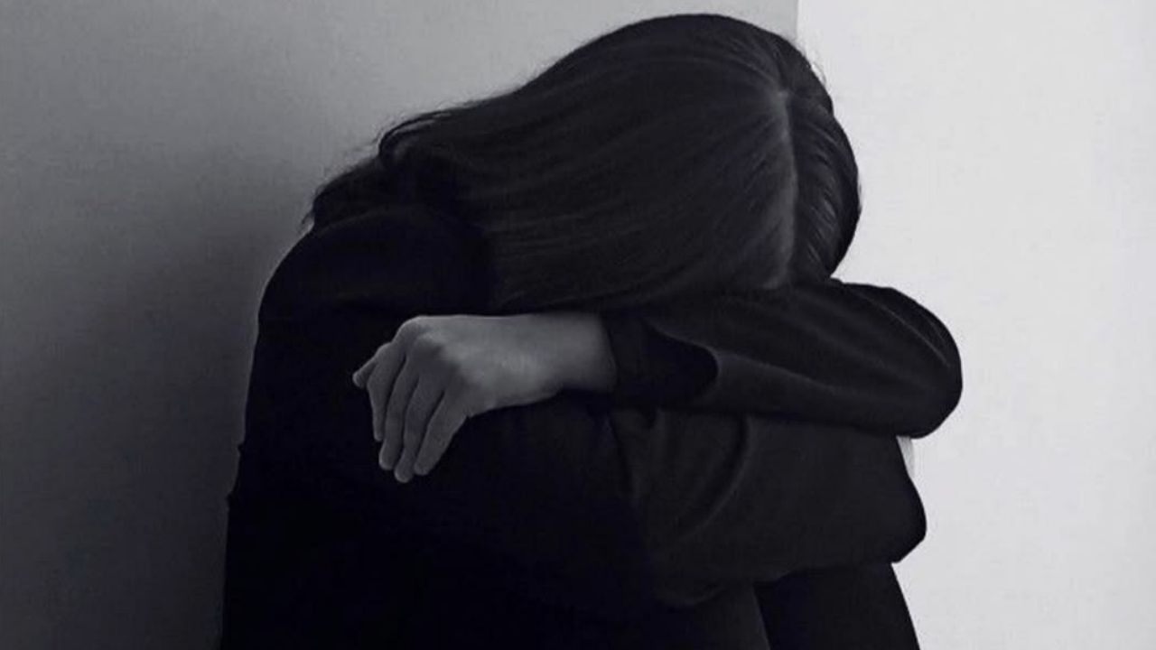 किताब न लाने पर स्कूल में मिली ऐसी सजा कि डिप्रेशन में चली गई 10 वर्षीय छात्रा, दिल्ली में इलाज के दौरान मौत