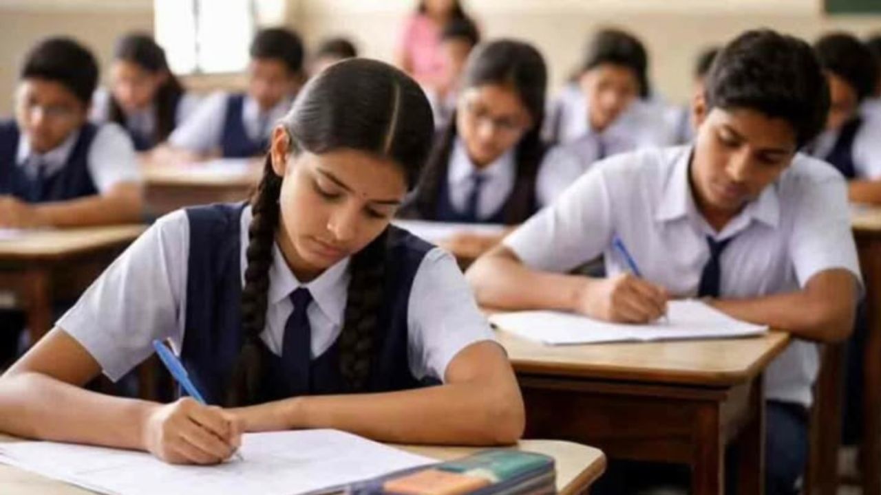 UP Board Class 11-12 Rules: अब रट्टा मारने से नहीं चलेगा काम, बोर्ड ने बदला एग्जाम पैटर्न, जानें क्या है नया नियम