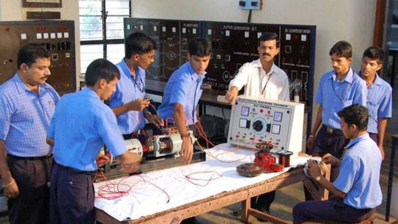 युवाओं को बड़ा तोहफा: यूपी ITI में फिर लौटी थर्ड शिफ्ट, जानें एडमिशन से लेकर नया मेरिट फॉर्मूला तक सबकुछ