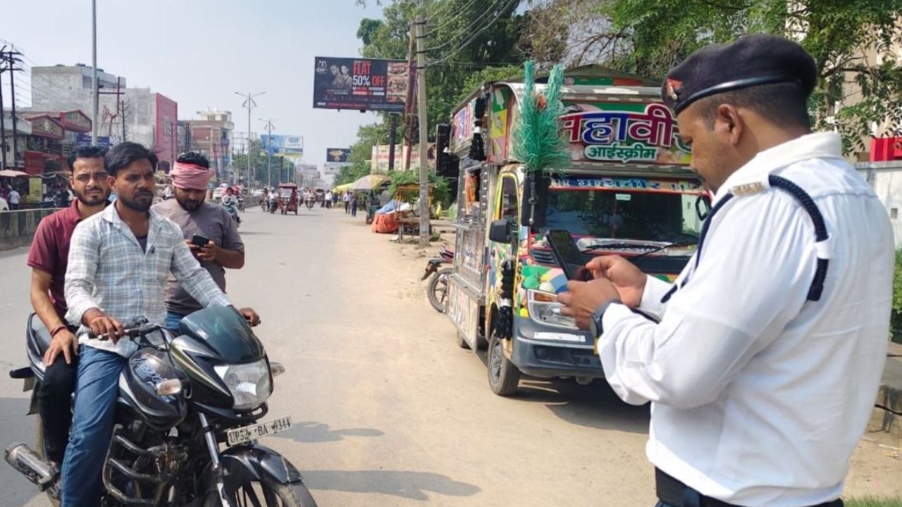 देवरिया में चेकिंग के दौरान खुली पोल, 174 वाहनों पर चला पुलिस का डंडा; एक चालक निकला नशे में
